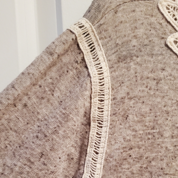 Embroidered top - Picture 3 of 6